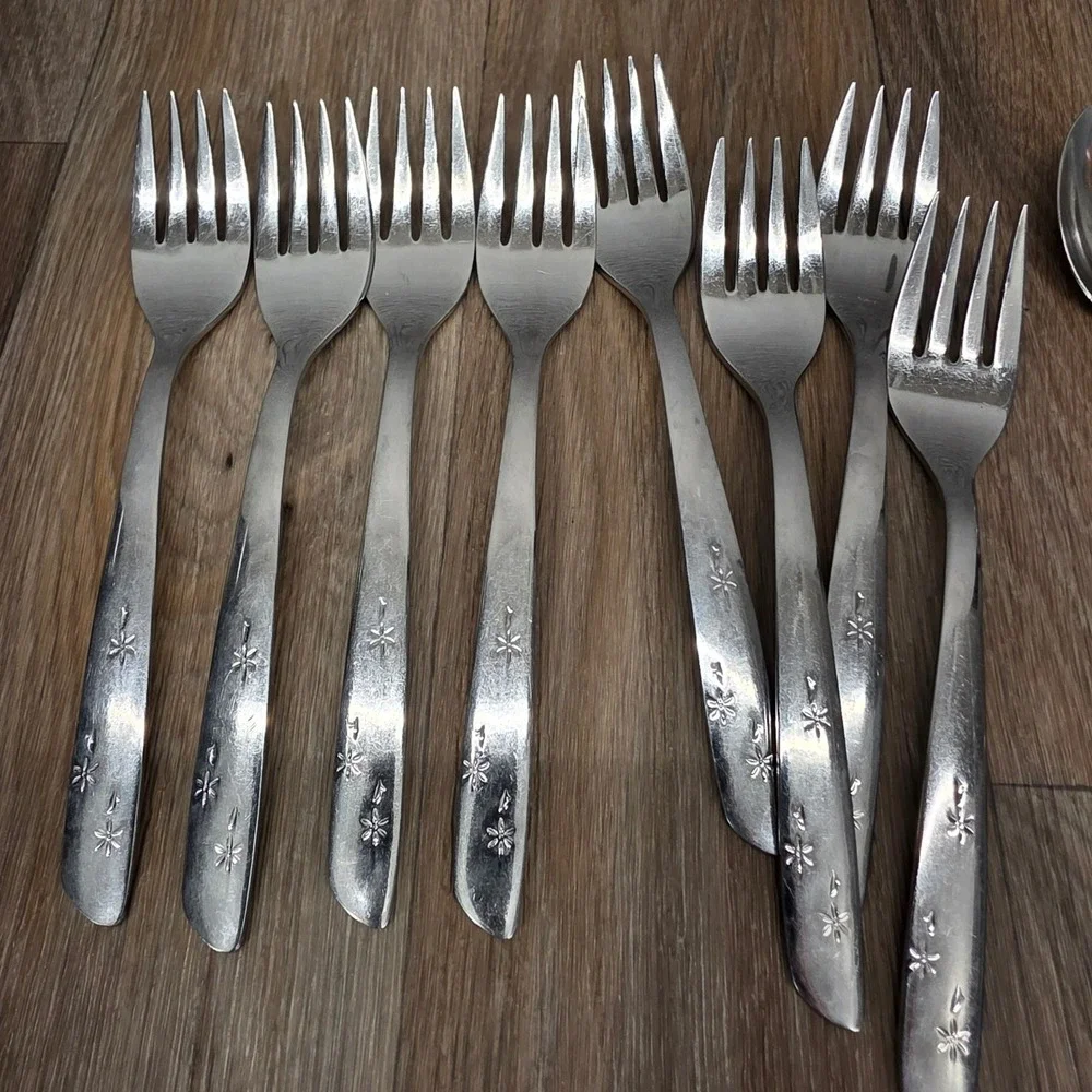 Vintage International Stainless Polaris 33 pc Flatware Set Starburst MCM Floral
